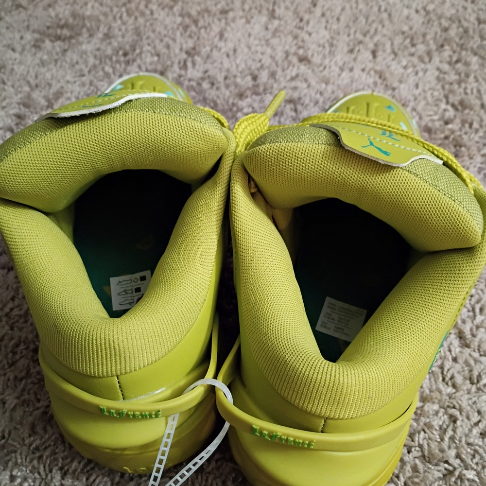 Puma Kids Sneakers in Vibrant Yellow and Blue La France Heat Map Open To Offers - Picture 5 of 7